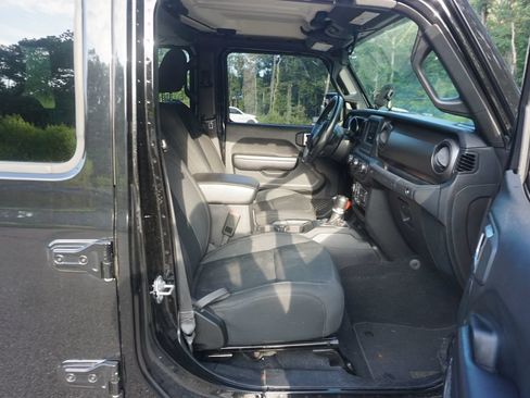 Used 2018 Jeep Wrangler Unlimited Sport S AWD/4WD image 14