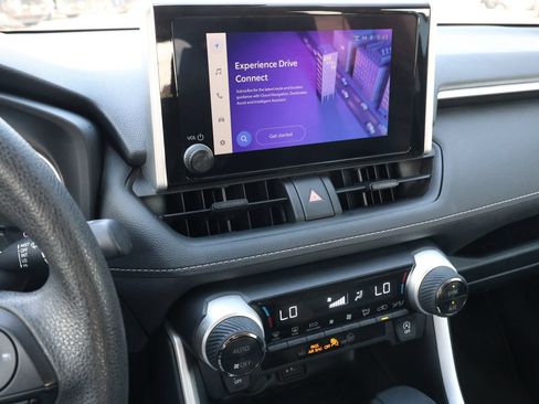 Used 2025 Toyota RAV4 XLE FWD image 19