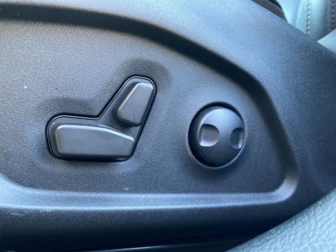 Used 2022 Jeep Compass Limited w/ Sun and Sound Group image 18