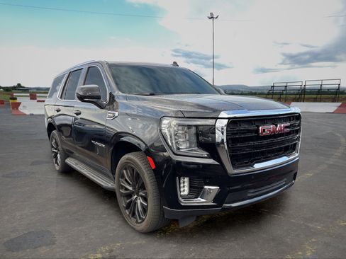 Used 2021 GMC Yukon SLE AWD/4WD image 2