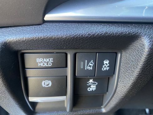 Used 2017 Acura MDX w/ Technology Package AWD/4WD image 18