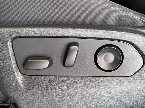 Used 2022 Chevrolet Silverado 1500 LT image 34