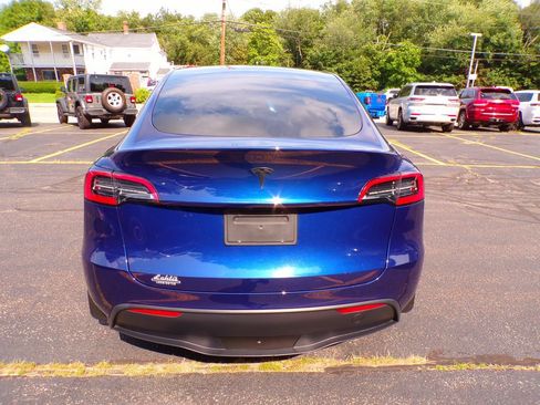 Used 2023 Tesla Model Y Long Range AWD/4WD image 11
