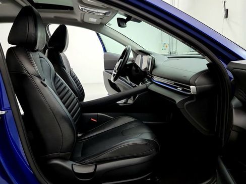 Used 2023 Hyundai Elantra Limited w/ Cargo Package FWD image 17