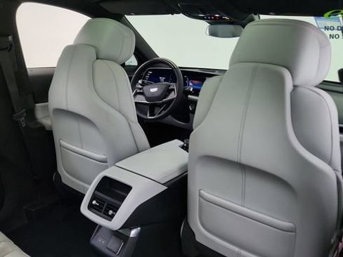 Used 2024 Cadillac Lyriq Luxury AWD/4WD image 28