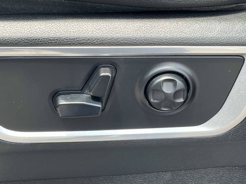 Used 2019 RAM 1500 Laramie AWD/4WD image 33