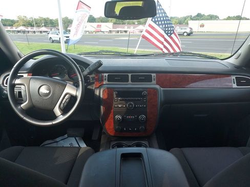 Used 2013 Chevrolet Avalanche LS RWD image 15