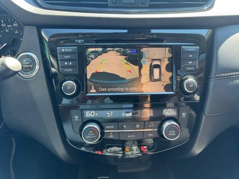 Used 2018 Nissan Rogue SL w/ Premium Package FWD image 22