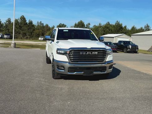 Used 2025 RAM 1500 Laramie AWD/4WD image 3