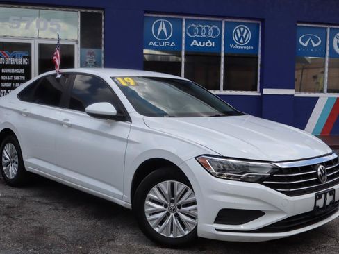 Used 2019 Volkswagen Jetta SE FWD image 4