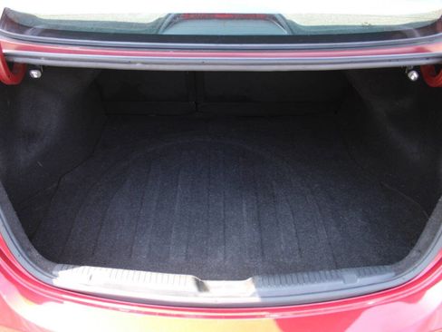 Used 2016 Hyundai Elantra SE image 16