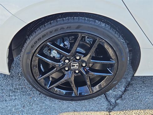 Certified 2025 Honda Civic Sport image 9
