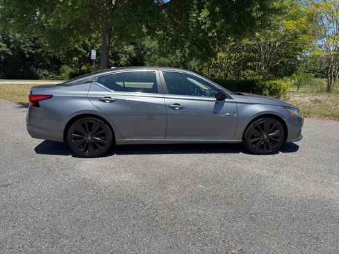 Used 2019 Nissan Altima 2.5 SR FWD image 7