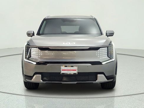 Used 2024 Kia EV9 Land AWD/4WD image 2