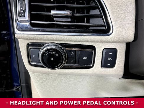 Used 2019 Lincoln Navigator Reserve AWD/4WD image 38
