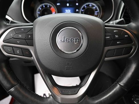 Used 2019 Jeep Cherokee Limited AWD/4WD image 6
