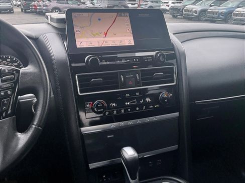 Used 2022 Nissan Armada SL w/ Midnight Edition Package image 17