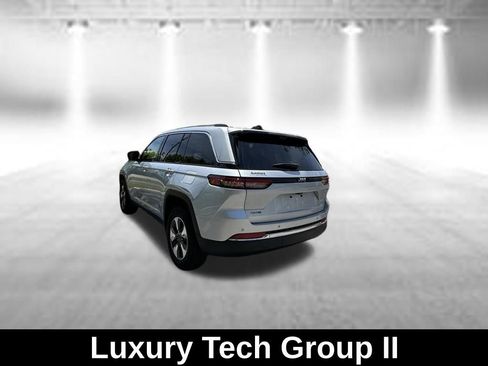 Used 2023 Jeep Grand Cherokee 4WD 4xe w/ Luxury Tech Group II image 5