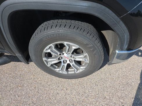 Used 2019 GMC Sierra 1500 SLE w/ SLE Value Package AWD/4WD image 4