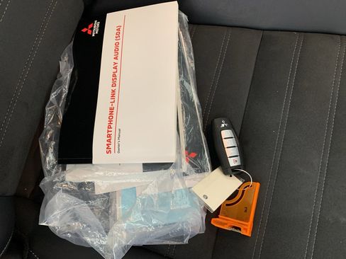 Used 2024 Mitsubishi Outlander SE image 45