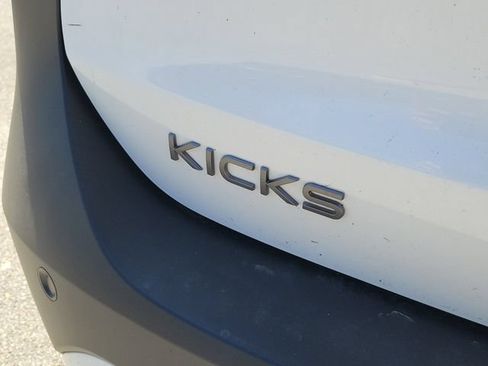 New 2026 Nissan Kicks SV w/ SV Premium Package FWD image 8