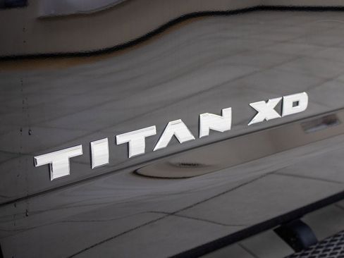 Used 2016 Nissan Titan Platinum Reserve image 34