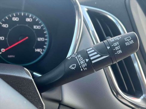 Used 2023 Chevrolet Equinox LS image 23