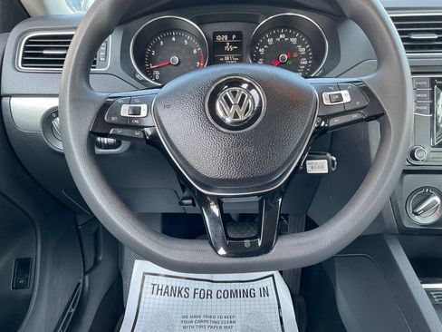 Used 2017 Volkswagen Jetta S w/ Jetta S Cold Weather Package FWD image 13