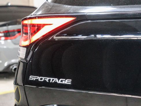 Used 2023 Kia Sportage SX AWD/4WD image 11