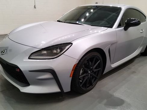 Used 2022 Toyota GR86 Premium RWD image 7