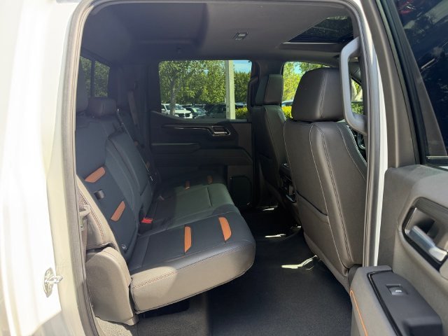 Used 2025 GMC Sierra 1500 AT4 w/ AT4 Premium Package AWD/4WD image 15