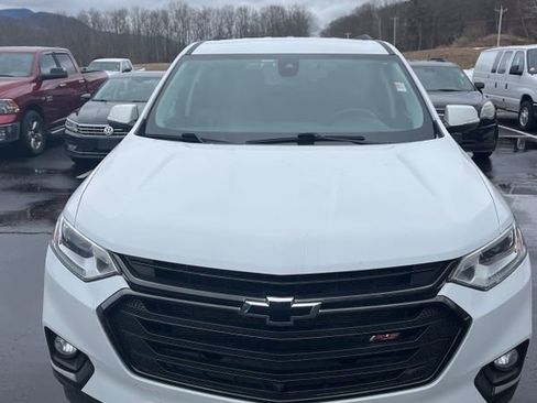 Used 2021 Chevrolet Traverse RS image 2