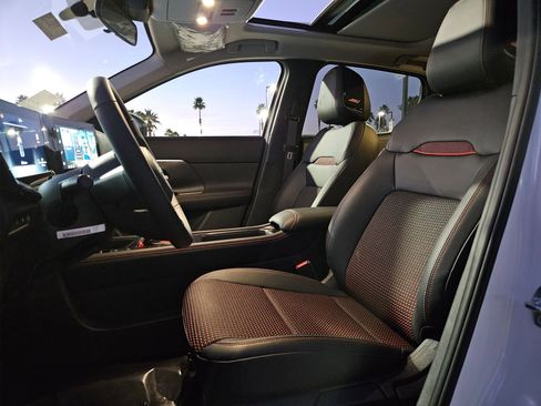 New 2026 Nissan Kicks SR w/ SR Premium Package image 12