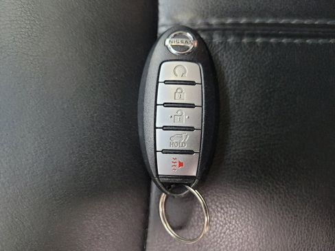 Used 2015 Nissan Pathfinder SL w/ SL Premium Package FWD image 32