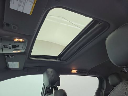 Used 2023 Toyota Sienna XSE FWD image 19