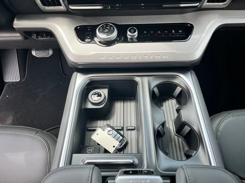 New 2026 Ford Expedition Active RWD image 21