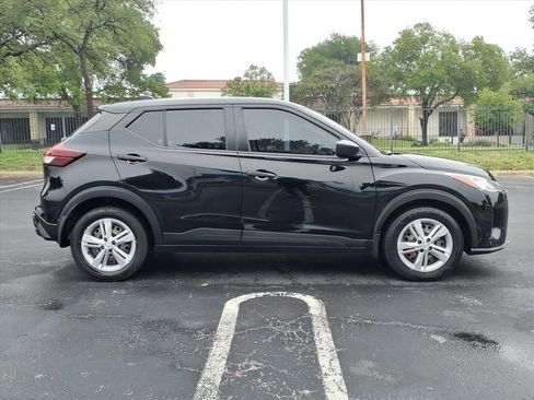 Used 2023 Nissan Kicks S FWD image 4