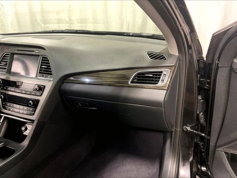 Used 2016 Hyundai Sonata Limited w/ Option Group 05 image 13