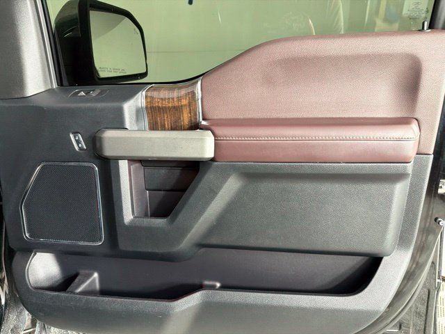 Used 2017 Ford F150 Platinum w/ Equipment Group 701A Luxury AWD/4WD image 35