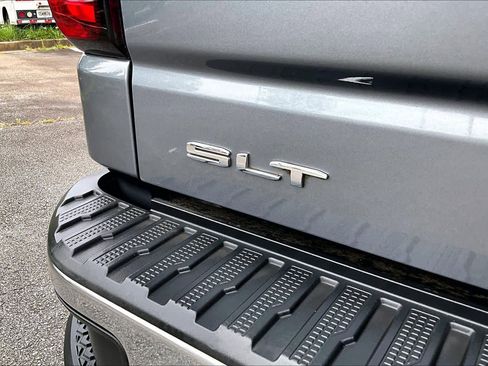 Used 2019 GMC Sierra 1500 SLT w/ SLT Premium Plus Package AWD/4WD image 10
