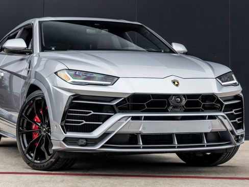 Used 2020 Lamborghini Urus image 5