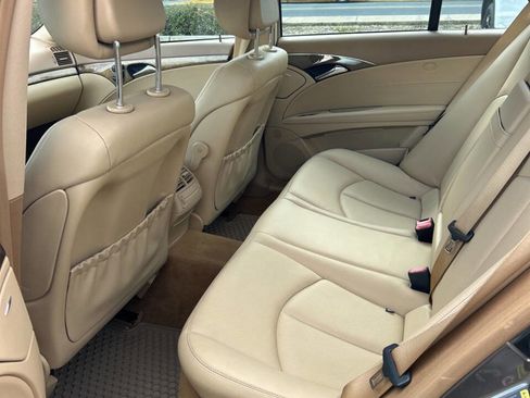 Used 2009 Mercedes-Benz E 350 Sedan image 11