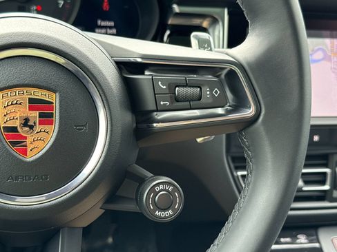 Used 2026 Porsche Macan AWD/4WD image 29