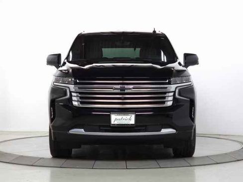Used 2022 Chevrolet Tahoe High Country image 2