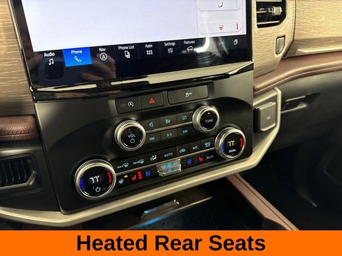 Used 2024 Ford Expedition Limited image 18