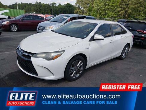 Used 2015 Toyota Camry SE FWD image 3