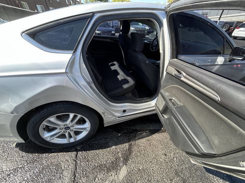 Used 2018 Ford Fusion SE w/ Fusion SE Technology Package image 36