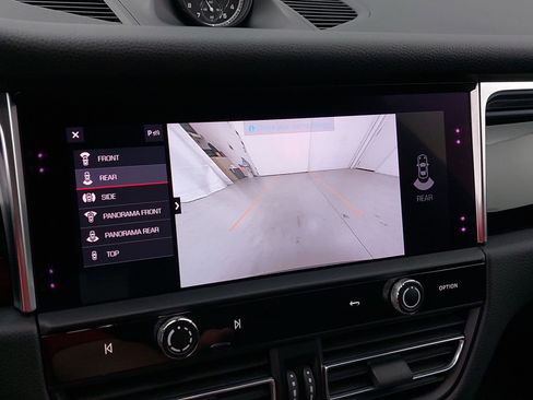 Used 2023 Porsche Macan image 25
