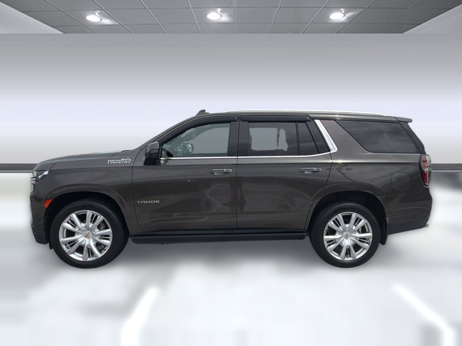 Used 2021 Chevrolet Tahoe High Country w/ Premium Package RWD image 2