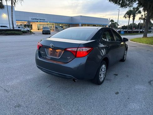 Used 2017 Toyota Corolla LE FWD image 5